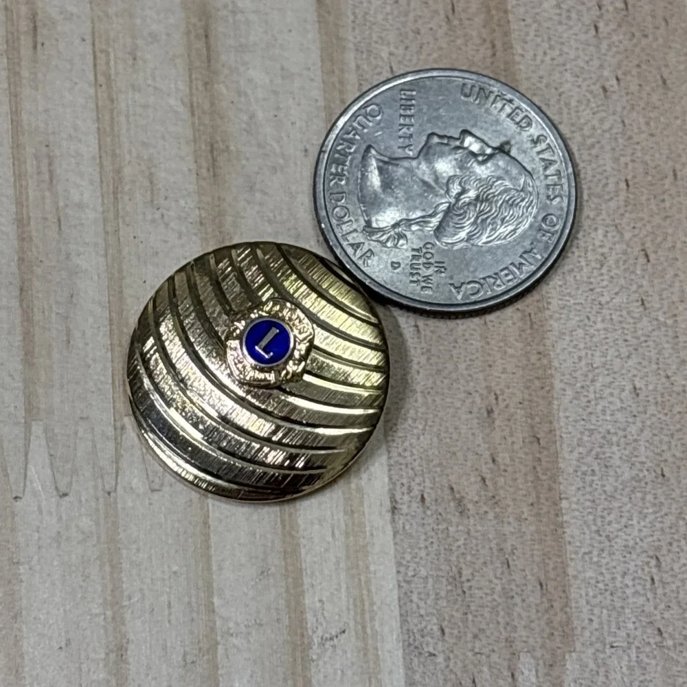 Vintage Lions Club Gold Tone Round Textured Lapel Pin Blue Enamel Emblem
